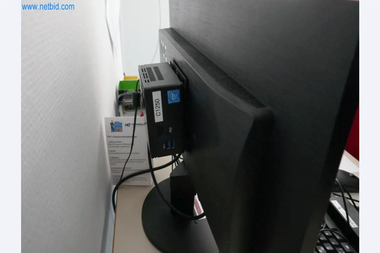 Medyczny sprzęt techniczny, wyposażenie sal operacyjnych, sterylne tace oraz sprzęt i meble szpitalne-2