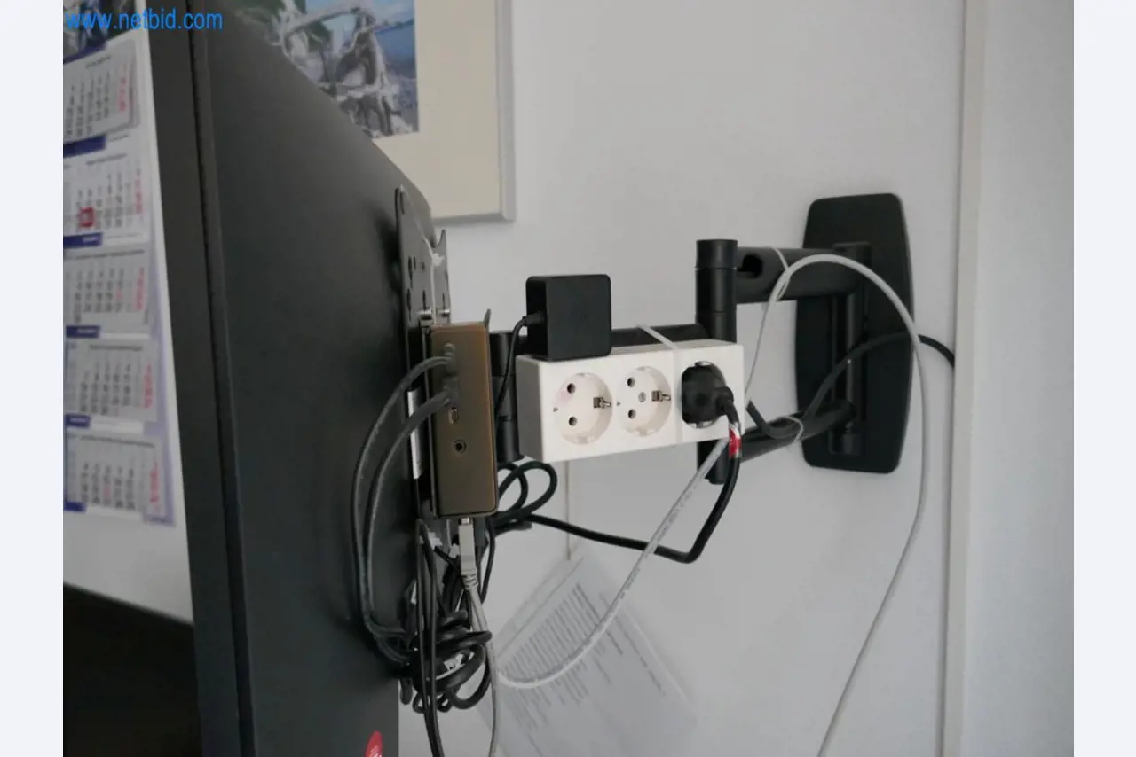 Medyczny sprzęt techniczny, wyposażenie sal operacyjnych, sterylne tace oraz sprzęt i meble szpitalne-2