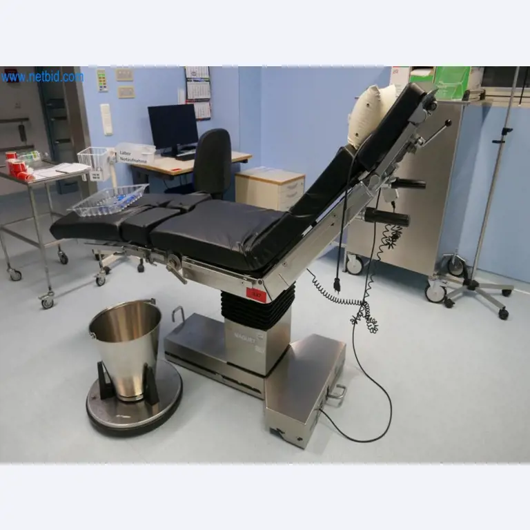 Medyczny sprzęt techniczny, wyposażenie sal operacyjnych, sterylne tace oraz sprzęt i meble szpitalne-1