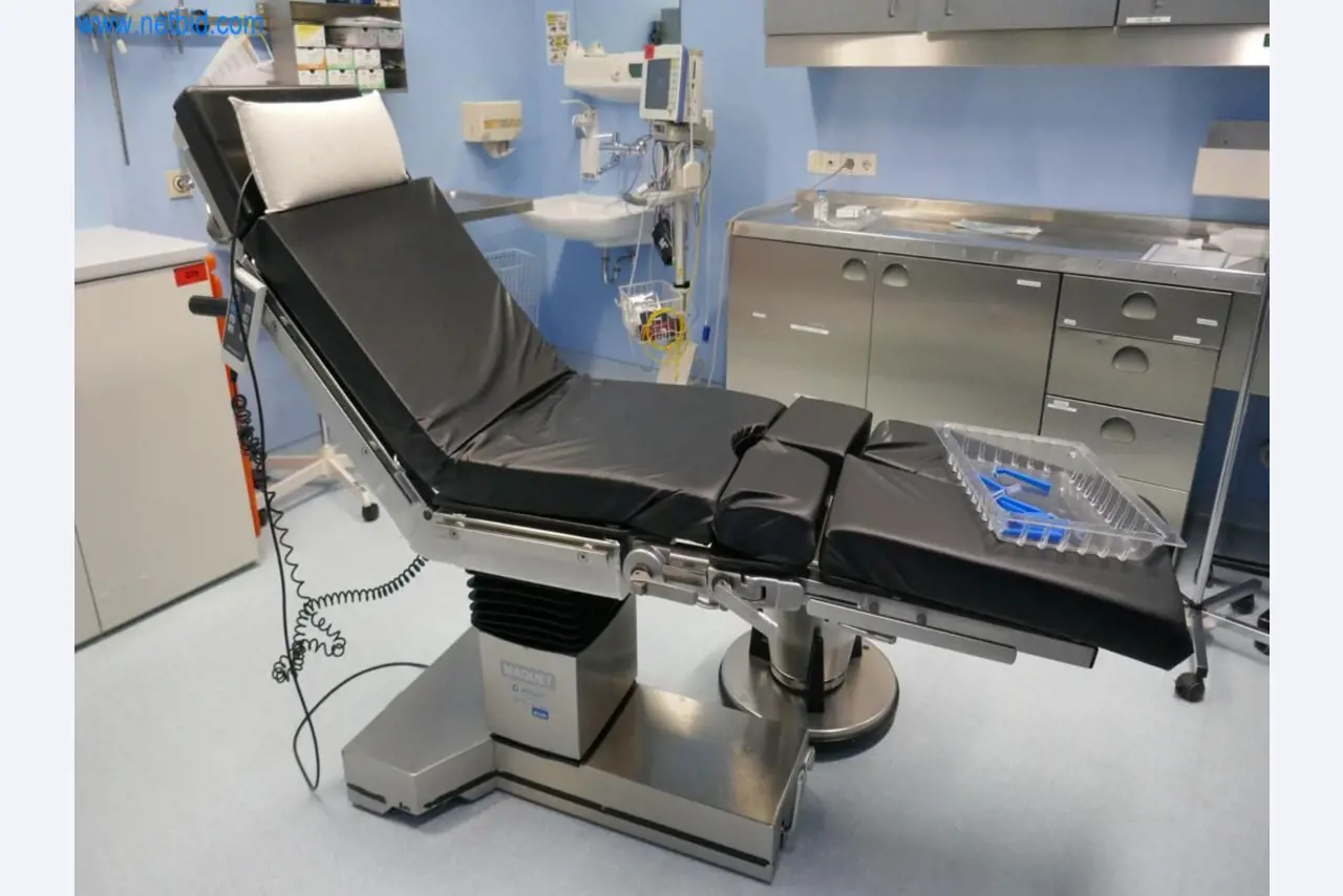 Medyczny sprzęt techniczny, wyposażenie sal operacyjnych, sterylne tace oraz sprzęt i meble szpitalne-2