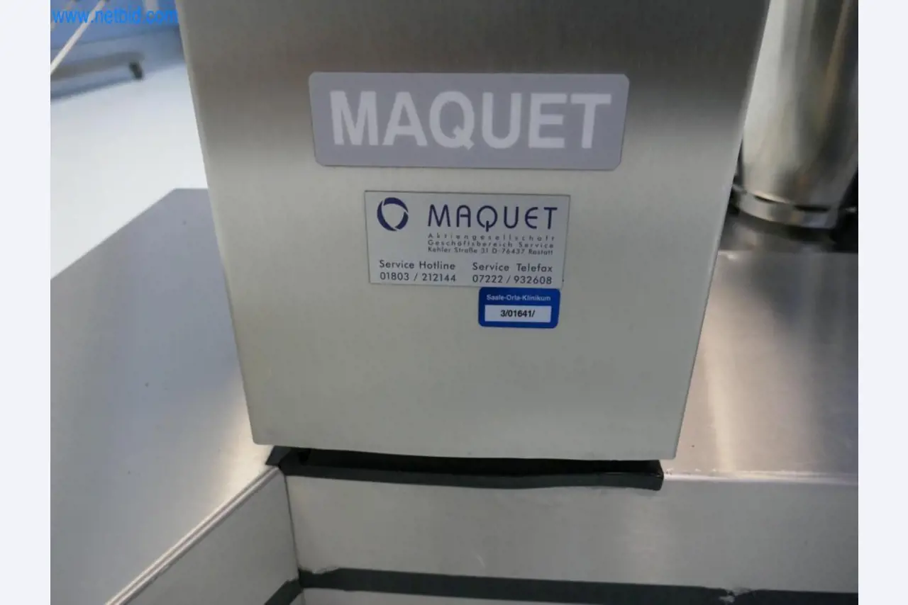 Medyczny sprzęt techniczny, wyposażenie sal operacyjnych, sterylne tace oraz sprzęt i meble szpitalne-3