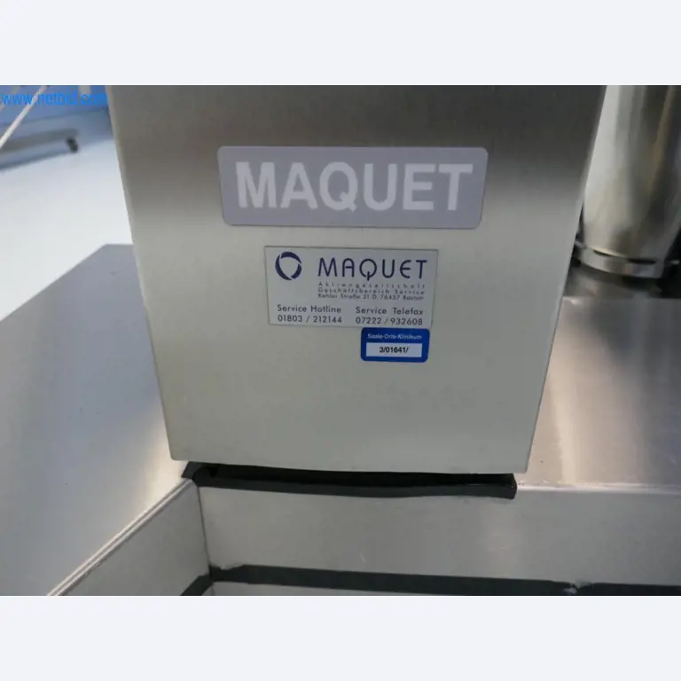 Medyczny sprzęt techniczny, wyposażenie sal operacyjnych, sterylne tace oraz sprzęt i meble szpitalne-3