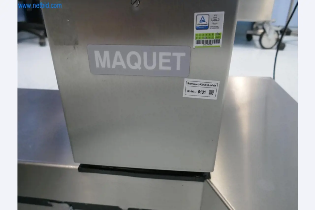 Medyczny sprzęt techniczny, wyposażenie sal operacyjnych, sterylne tace oraz sprzęt i meble szpitalne-4