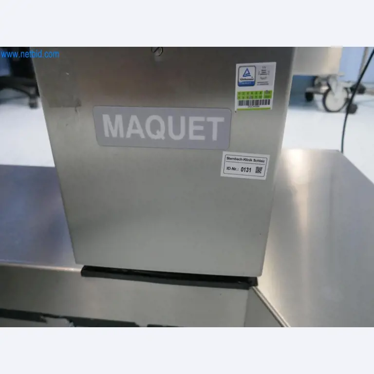 Medyczny sprzęt techniczny, wyposażenie sal operacyjnych, sterylne tace oraz sprzęt i meble szpitalne-4