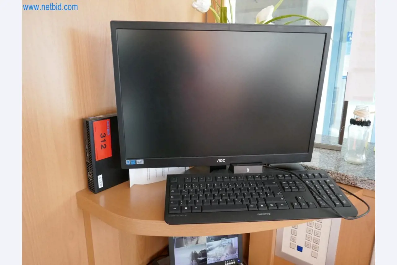 Medyczny sprzęt techniczny, wyposażenie sal operacyjnych, sterylne tace oraz sprzęt i meble szpitalne-1