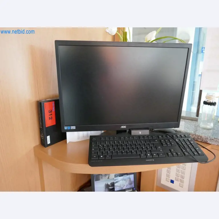 Medyczny sprzęt techniczny, wyposażenie sal operacyjnych, sterylne tace oraz sprzęt i meble szpitalne-1