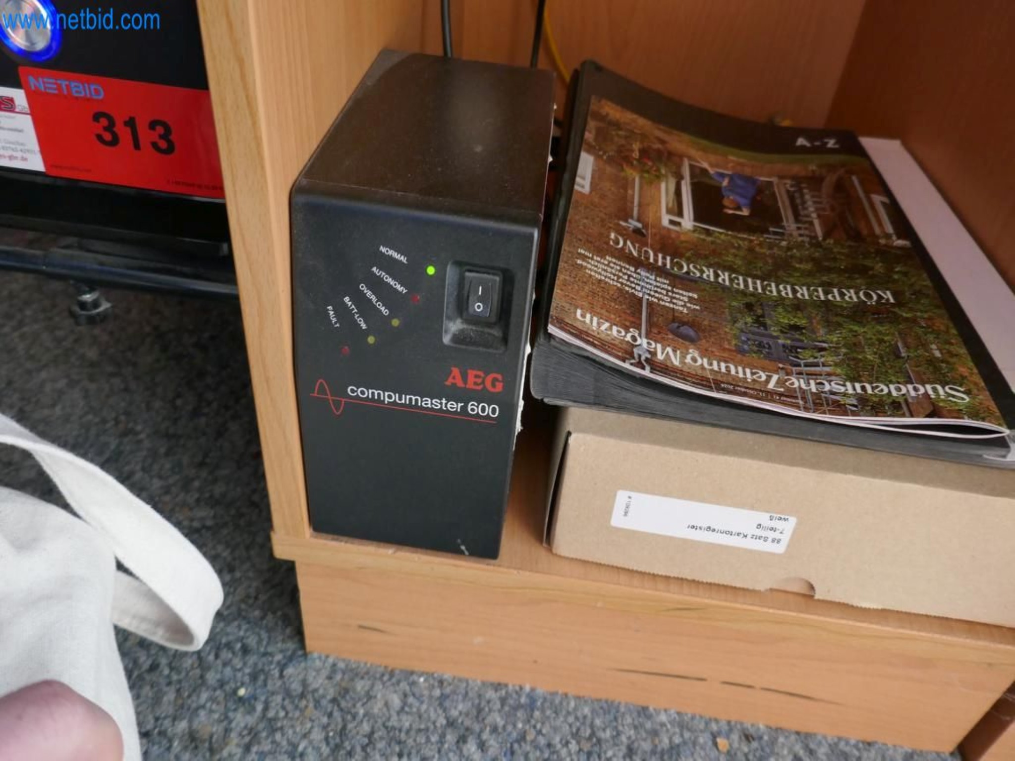 Medyczny sprzęt techniczny, wyposażenie sal operacyjnych, sterylne tace oraz sprzęt i meble szpitalne-3