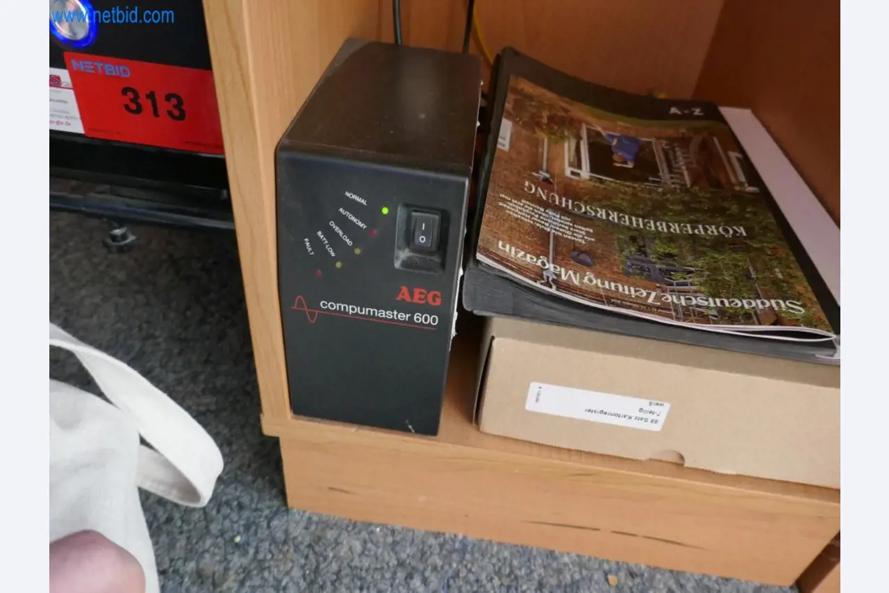 Medyczny sprzęt techniczny, wyposażenie sal operacyjnych, sterylne tace oraz sprzęt i meble szpitalne-3