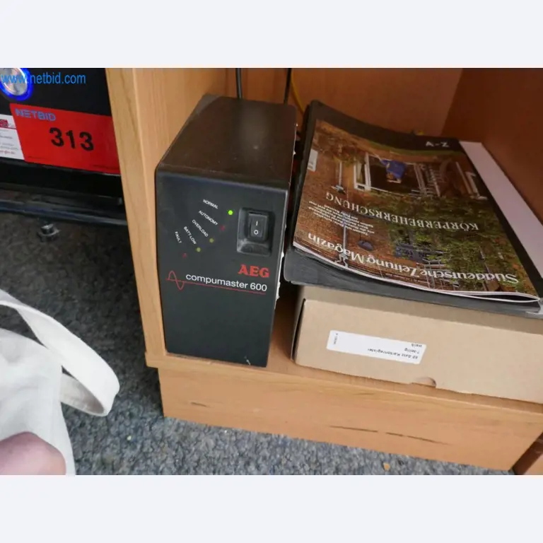 Medyczny sprzęt techniczny, wyposażenie sal operacyjnych, sterylne tace oraz sprzęt i meble szpitalne-3