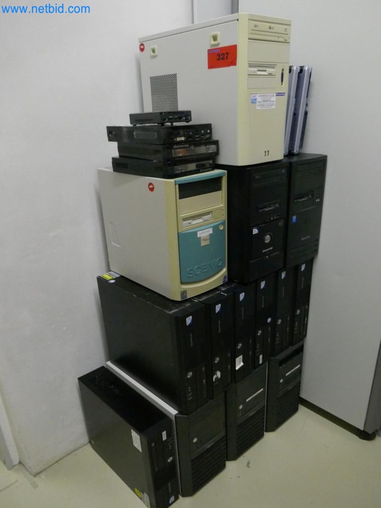 Medyczny sprzęt techniczny, wyposażenie sal operacyjnych, sterylne tace oraz sprzęt i meble szpitalne-2