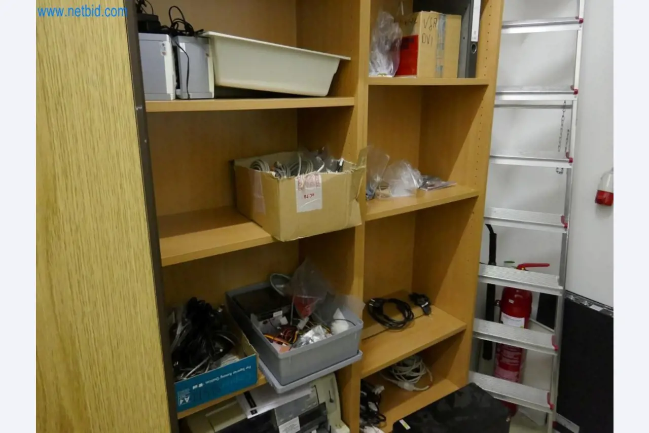 Medyczny sprzęt techniczny, wyposażenie sal operacyjnych, sterylne tace oraz sprzęt i meble szpitalne-4