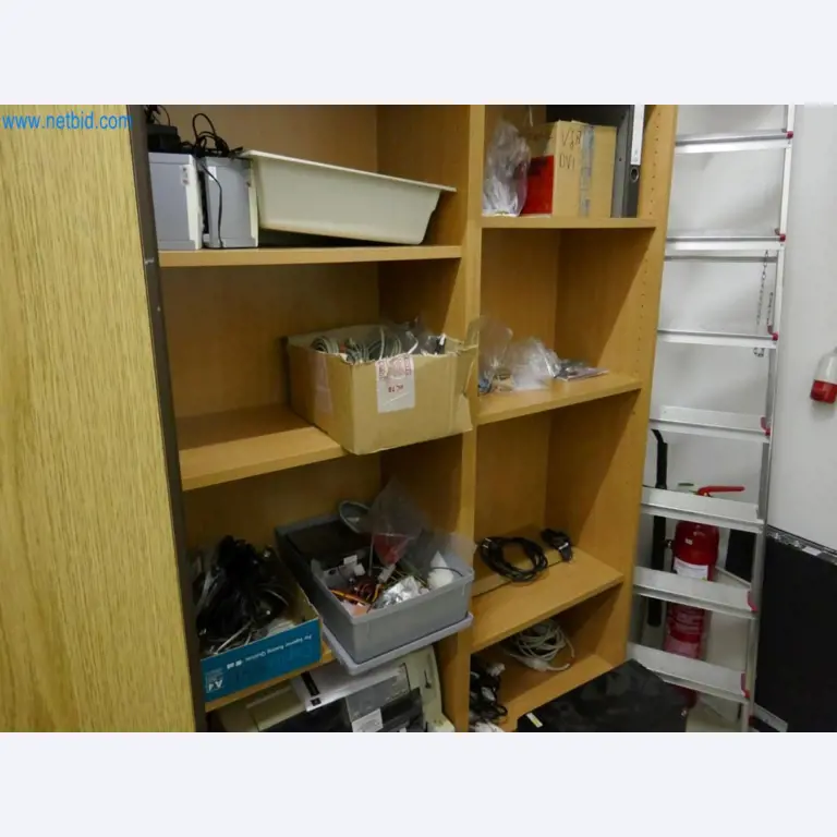 Medyczny sprzęt techniczny, wyposażenie sal operacyjnych, sterylne tace oraz sprzęt i meble szpitalne-4