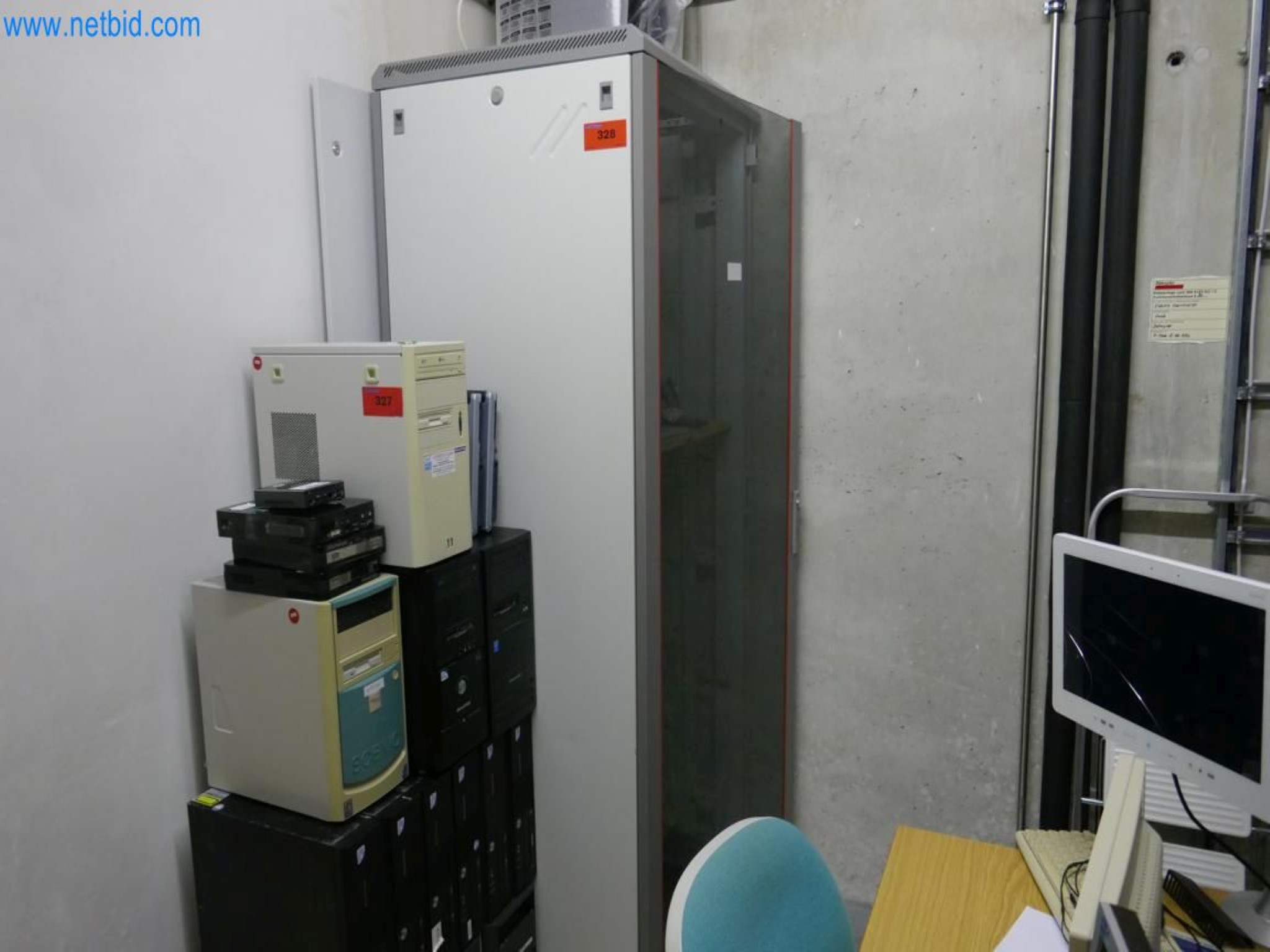 Medyczny sprzęt techniczny, wyposażenie sal operacyjnych, sterylne tace oraz sprzęt i meble szpitalne-5