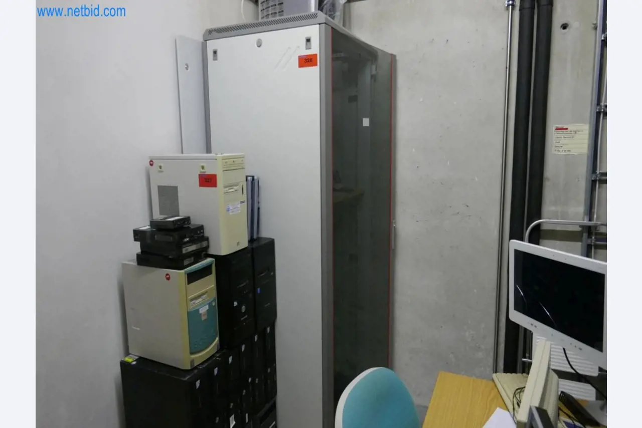 Medyczny sprzęt techniczny, wyposażenie sal operacyjnych, sterylne tace oraz sprzęt i meble szpitalne-5