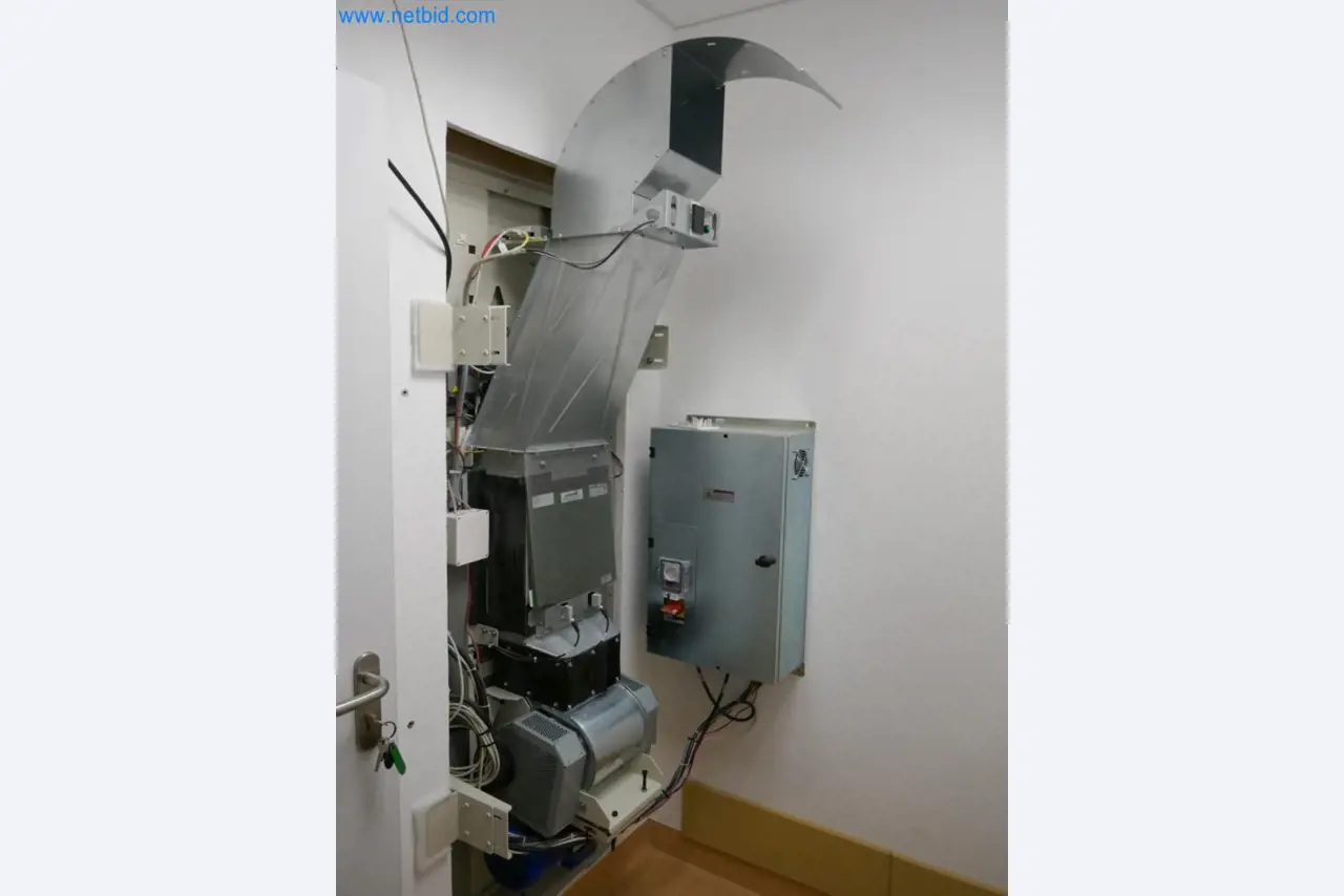 Medyczny sprzęt techniczny, wyposażenie sal operacyjnych, sterylne tace oraz sprzęt i meble szpitalne-7