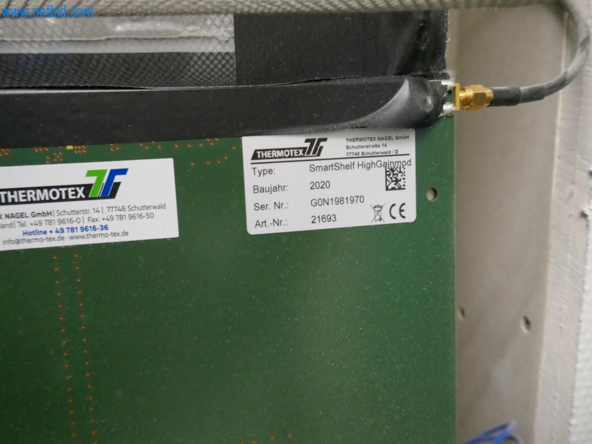 Medyczny sprzęt techniczny, wyposażenie sal operacyjnych, sterylne tace oraz sprzęt i meble szpitalne-8