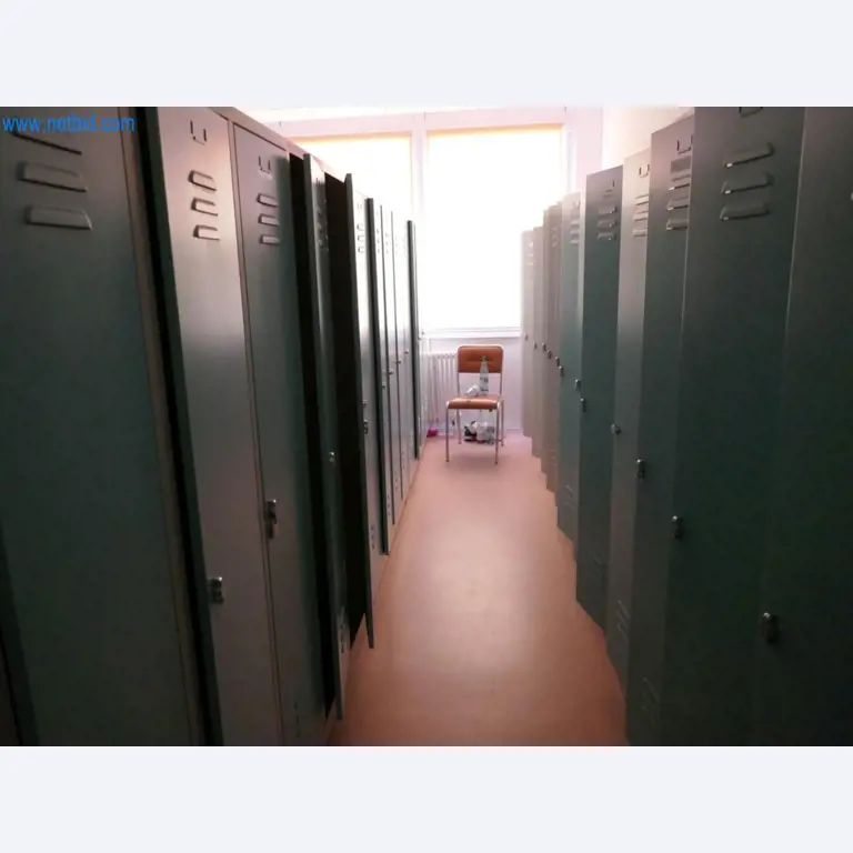 Medyczny sprzęt techniczny, wyposażenie sal operacyjnych, sterylne tace oraz sprzęt i meble szpitalne-6