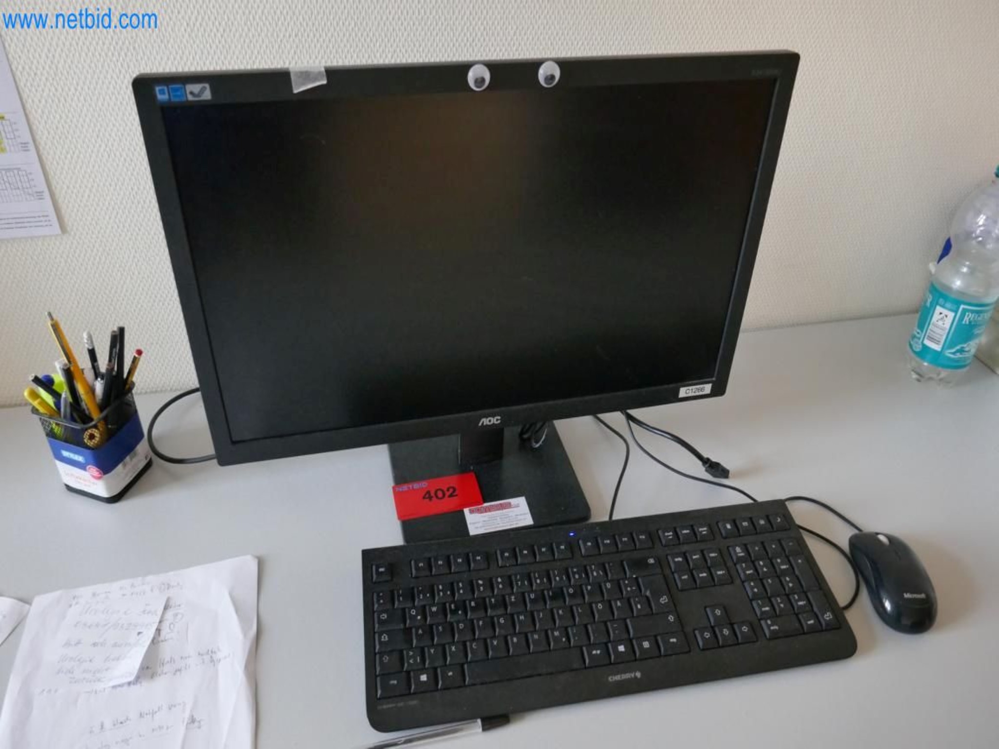 Medyczny sprzęt techniczny, wyposażenie sal operacyjnych, sterylne tace oraz sprzęt i meble szpitalne-1