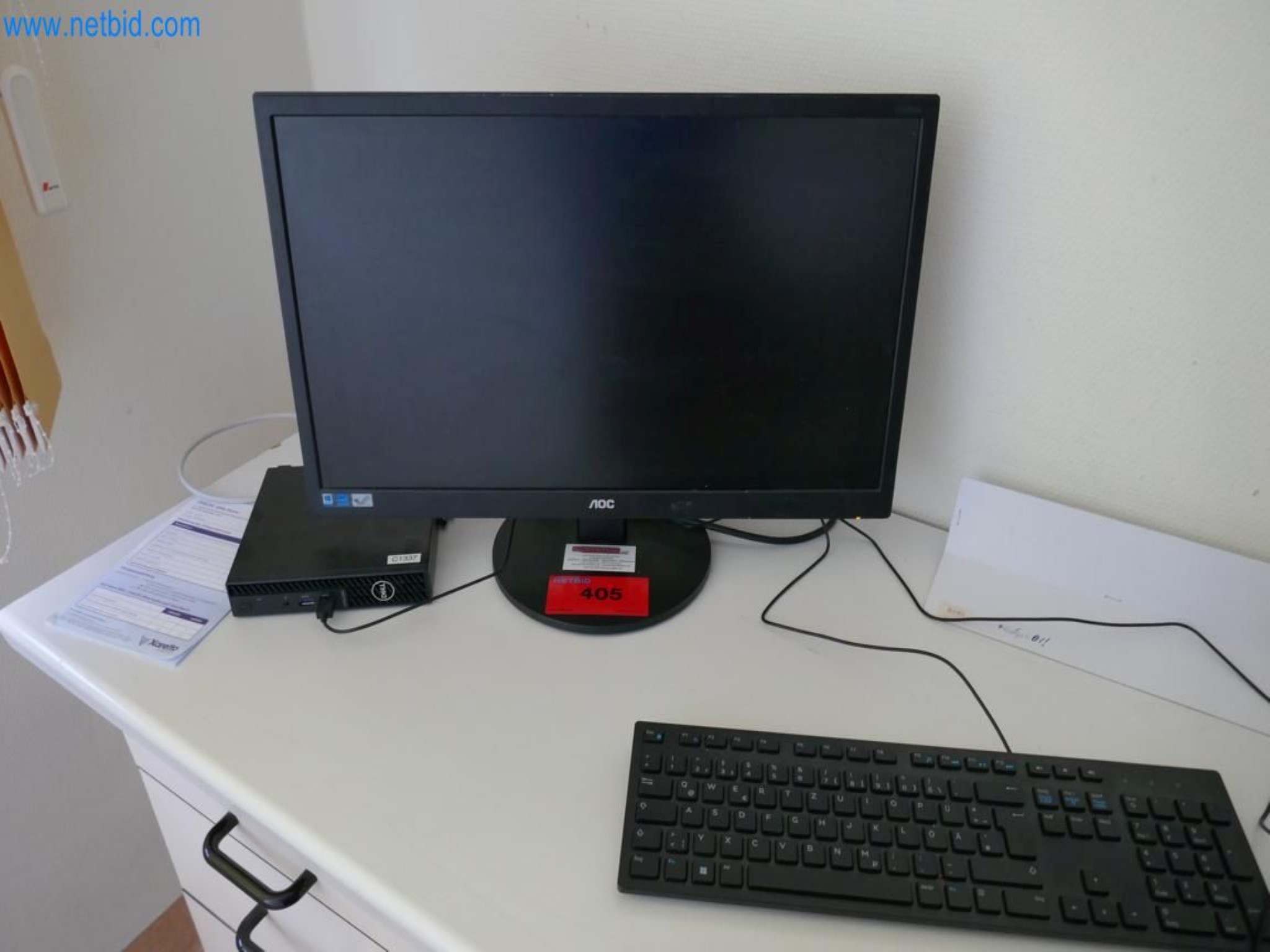 Medyczny sprzęt techniczny, wyposażenie sal operacyjnych, sterylne tace oraz sprzęt i meble szpitalne-1