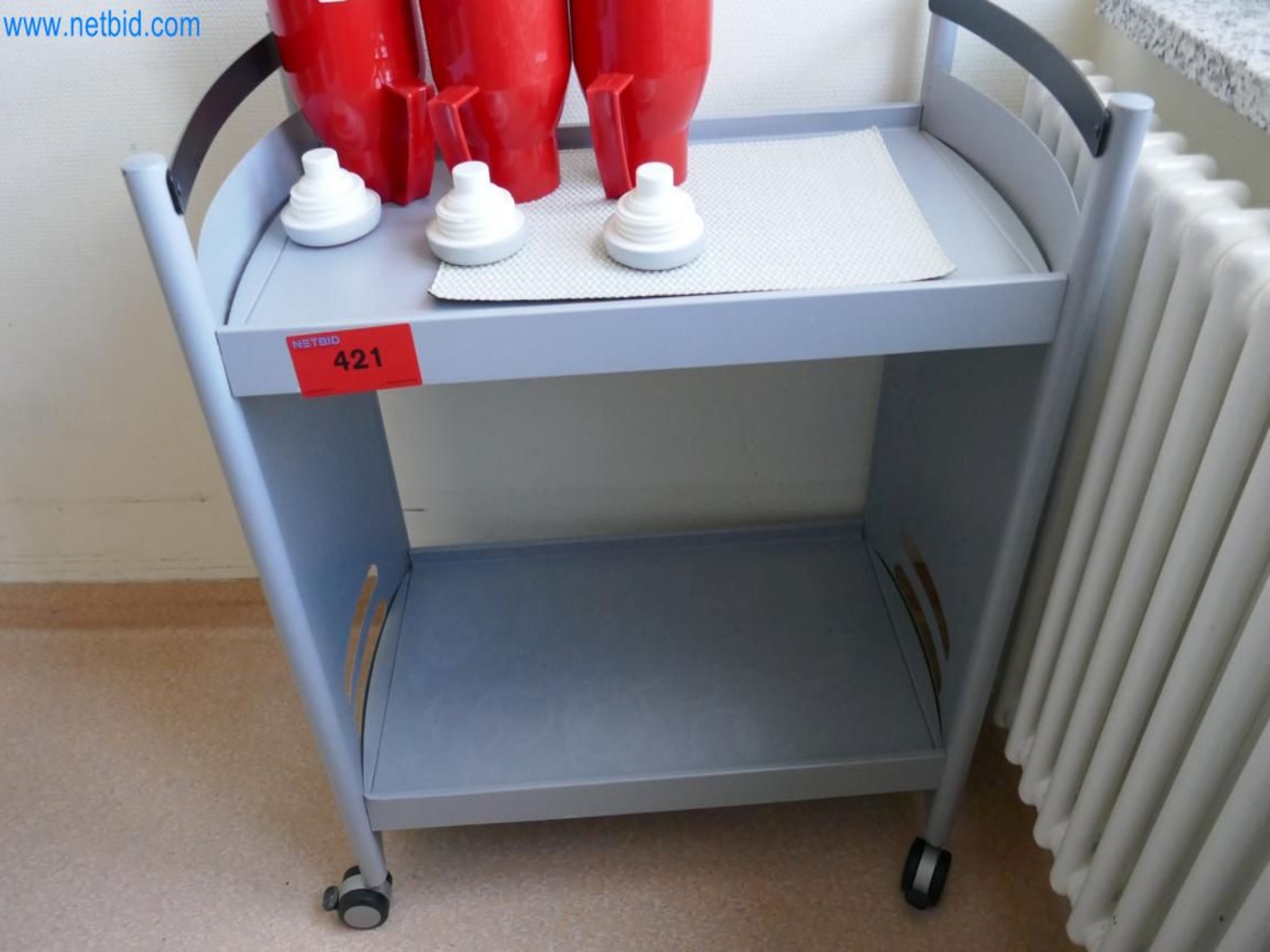 Medyczny sprzęt techniczny, wyposażenie sal operacyjnych, sterylne tace oraz sprzęt i meble szpitalne-1