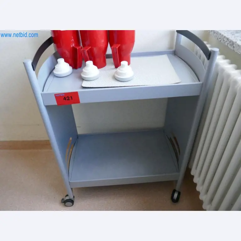 Medyczny sprzęt techniczny, wyposażenie sal operacyjnych, sterylne tace oraz sprzęt i meble szpitalne-1