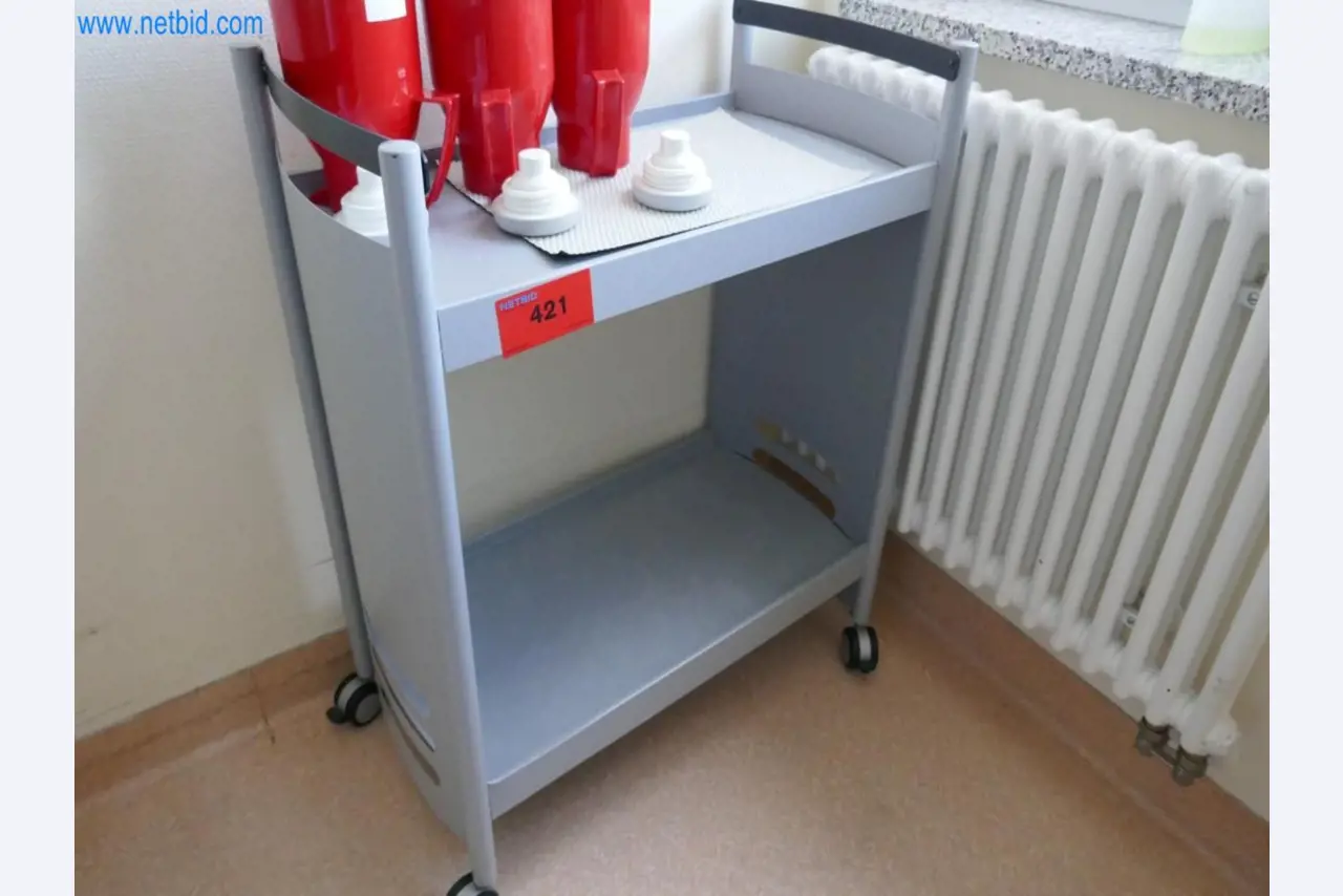 Medyczny sprzęt techniczny, wyposażenie sal operacyjnych, sterylne tace oraz sprzęt i meble szpitalne-2