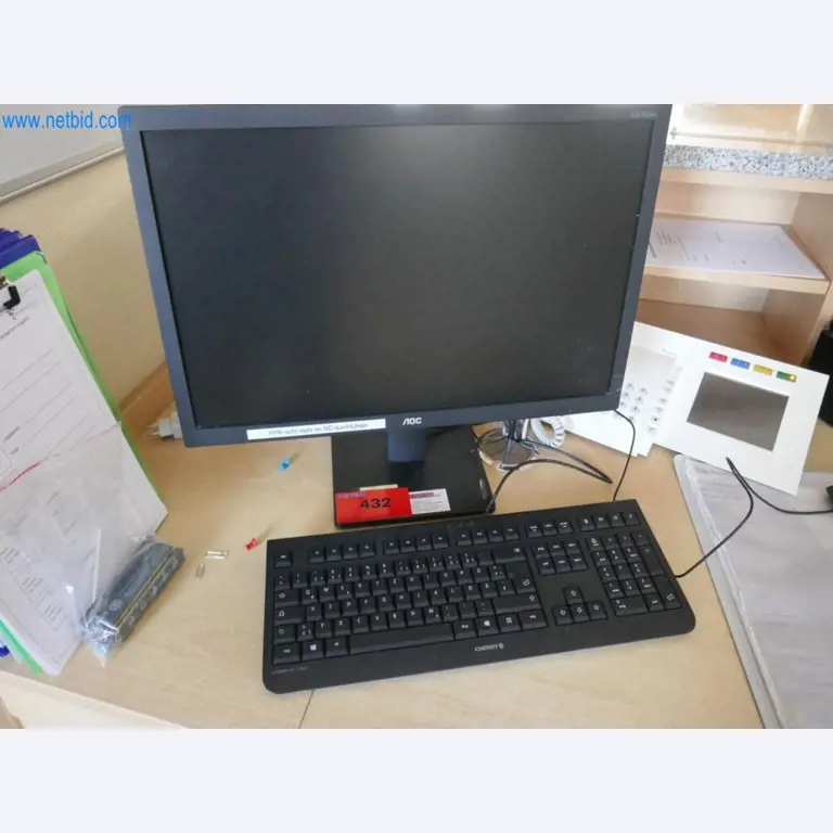 Medyczny sprzęt techniczny, wyposażenie sal operacyjnych, sterylne tace oraz sprzęt i meble szpitalne-1