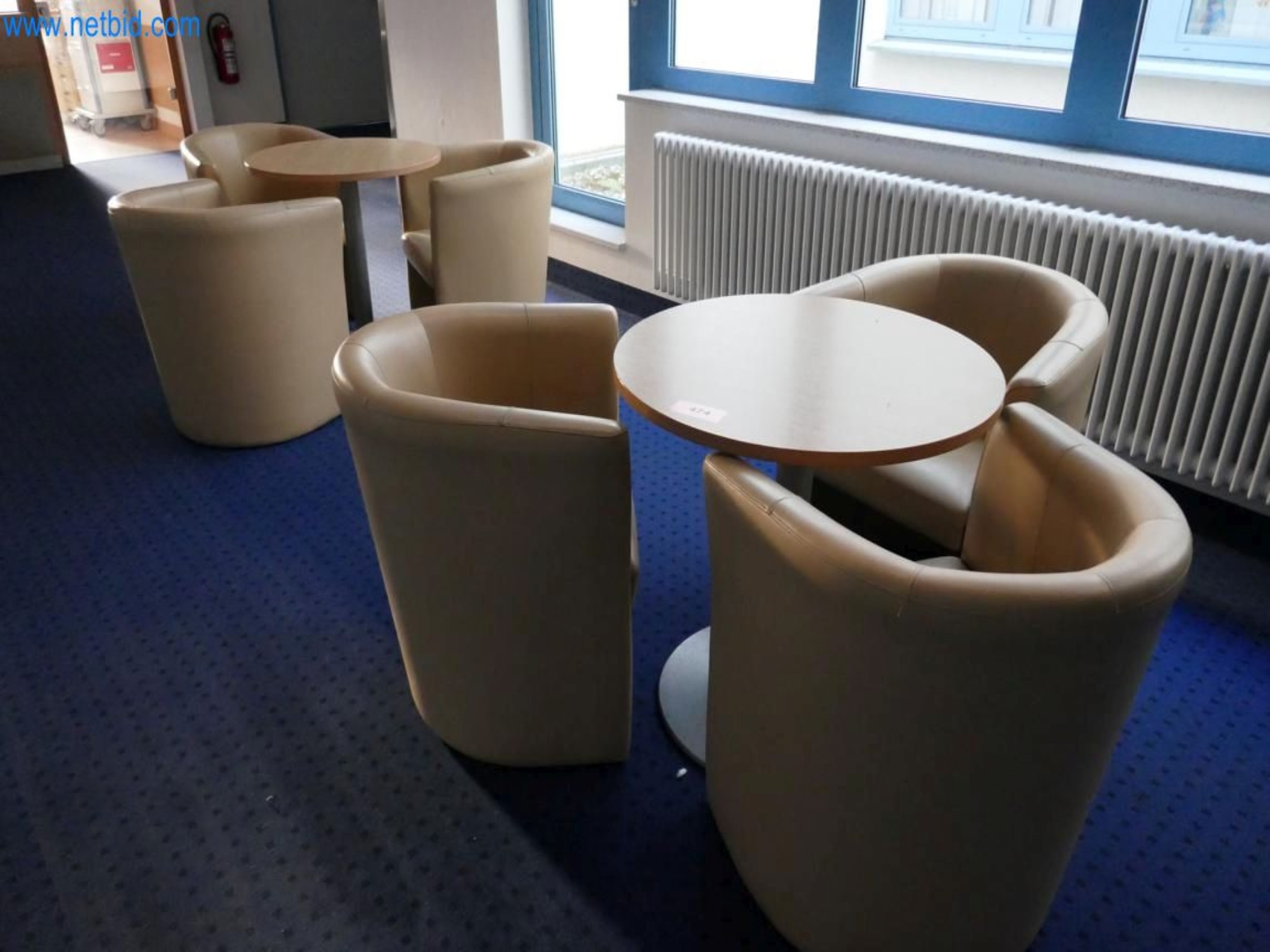 Medyczny sprzęt techniczny, wyposażenie sal operacyjnych, sterylne tace oraz sprzęt i meble szpitalne-1