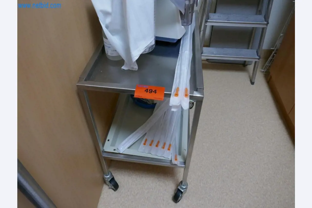 Medyczny sprzęt techniczny, wyposażenie sal operacyjnych, sterylne tace oraz sprzęt i meble szpitalne-1