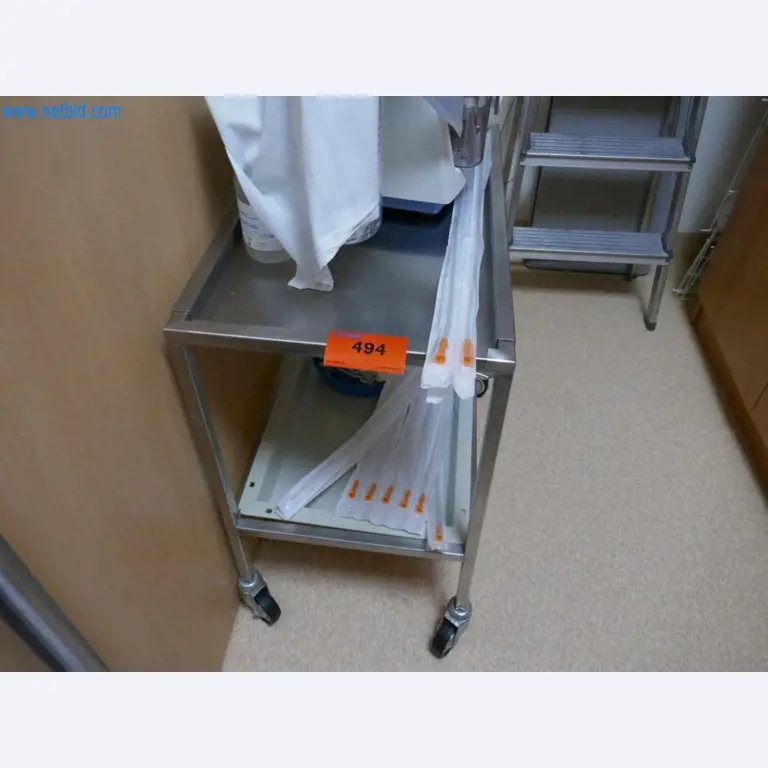 Medyczny sprzęt techniczny, wyposażenie sal operacyjnych, sterylne tace oraz sprzęt i meble szpitalne-1