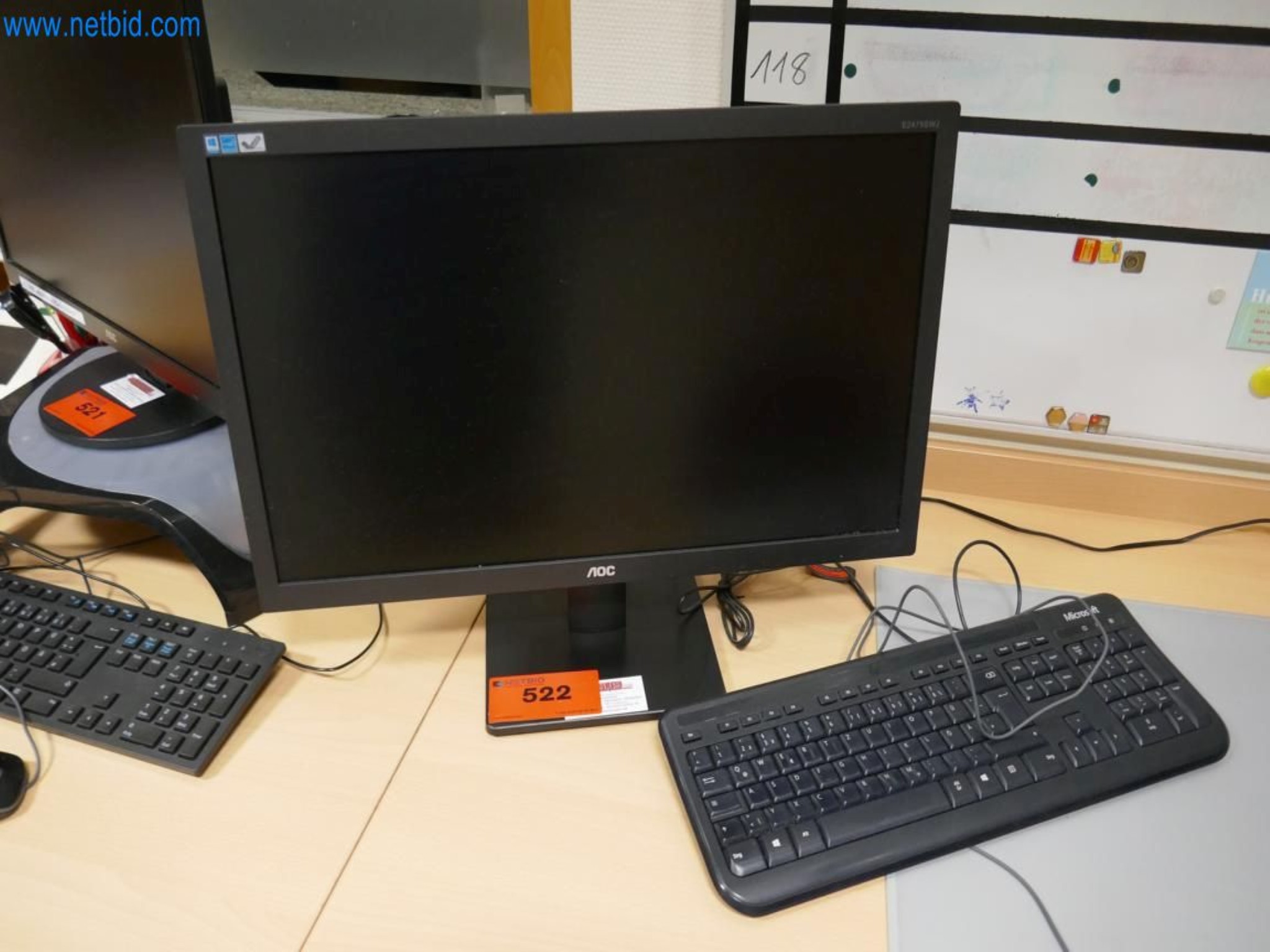 Medyczny sprzęt techniczny, wyposażenie sal operacyjnych, sterylne tace oraz sprzęt i meble szpitalne-1