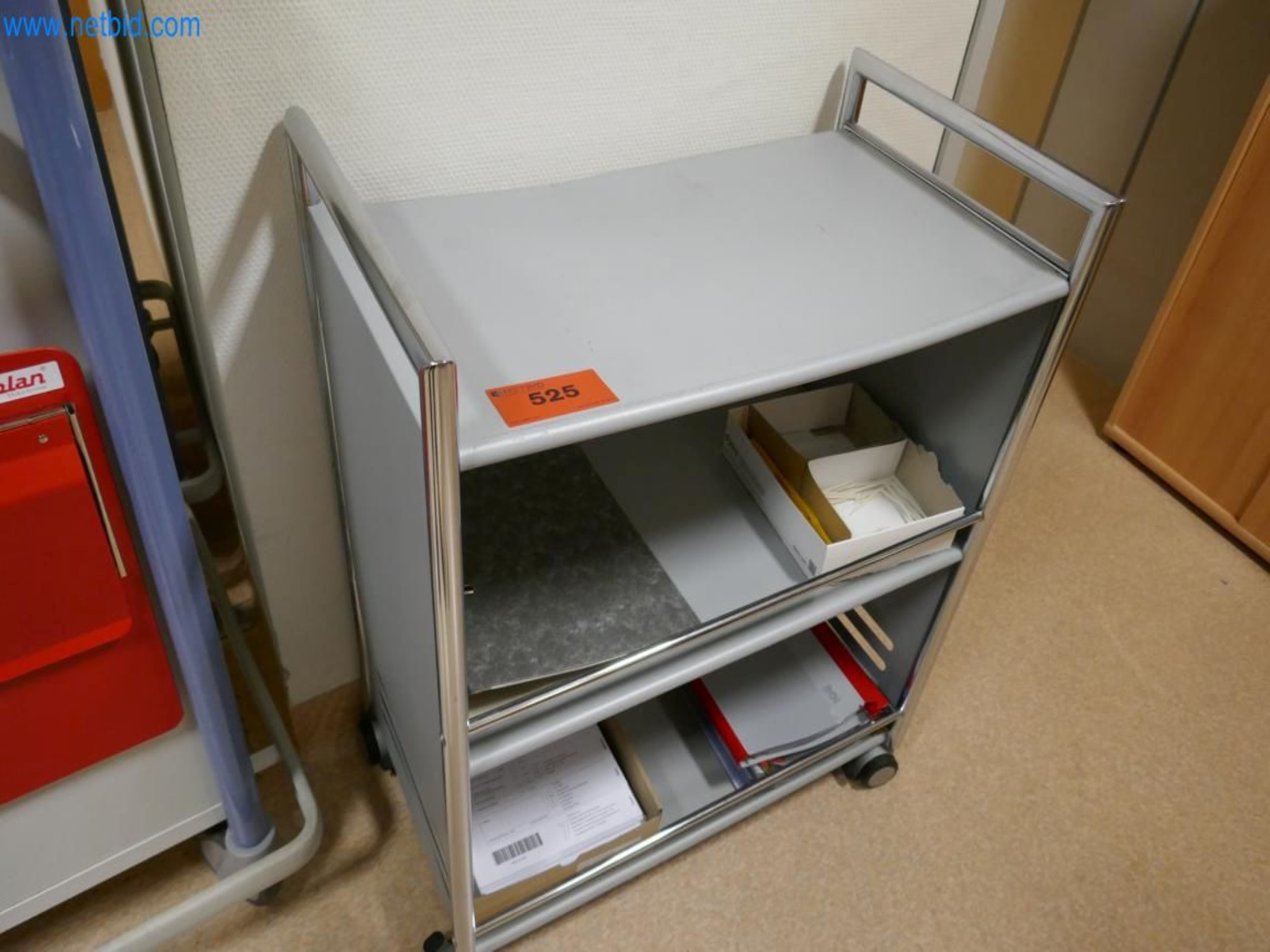 Medyczny sprzęt techniczny, wyposażenie sal operacyjnych, sterylne tace oraz sprzęt i meble szpitalne-1