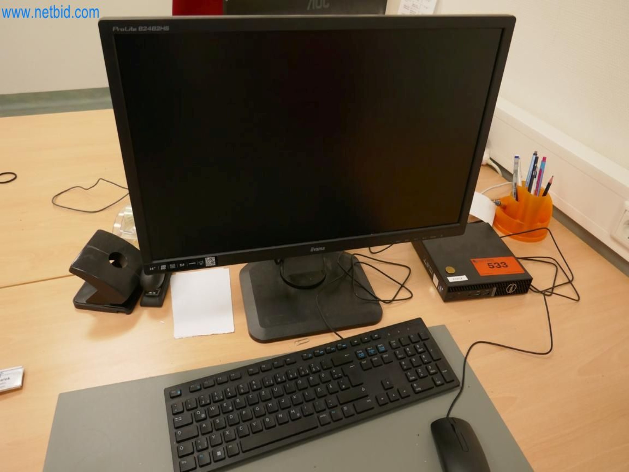 Medyczny sprzęt techniczny, wyposażenie sal operacyjnych, sterylne tace oraz sprzęt i meble szpitalne-1