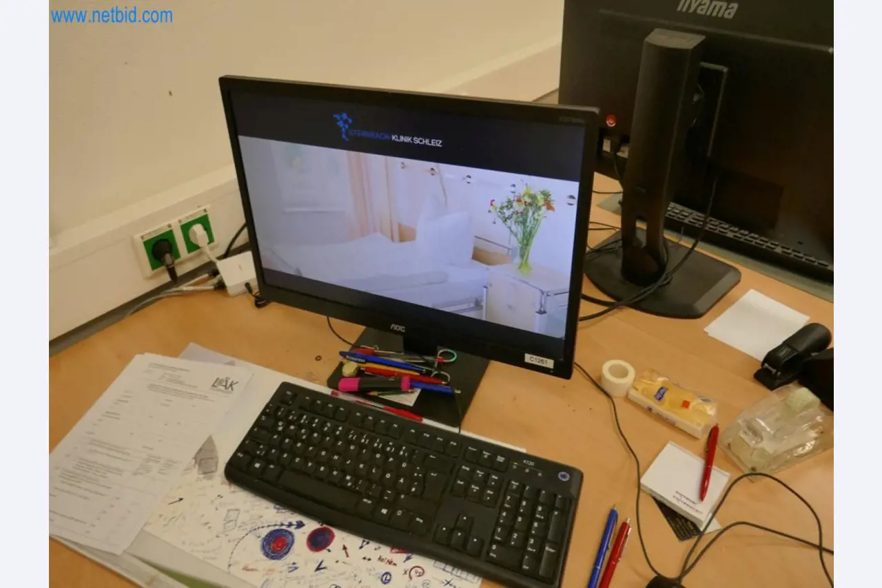 Medyczny sprzęt techniczny, wyposażenie sal operacyjnych, sterylne tace oraz sprzęt i meble szpitalne-2