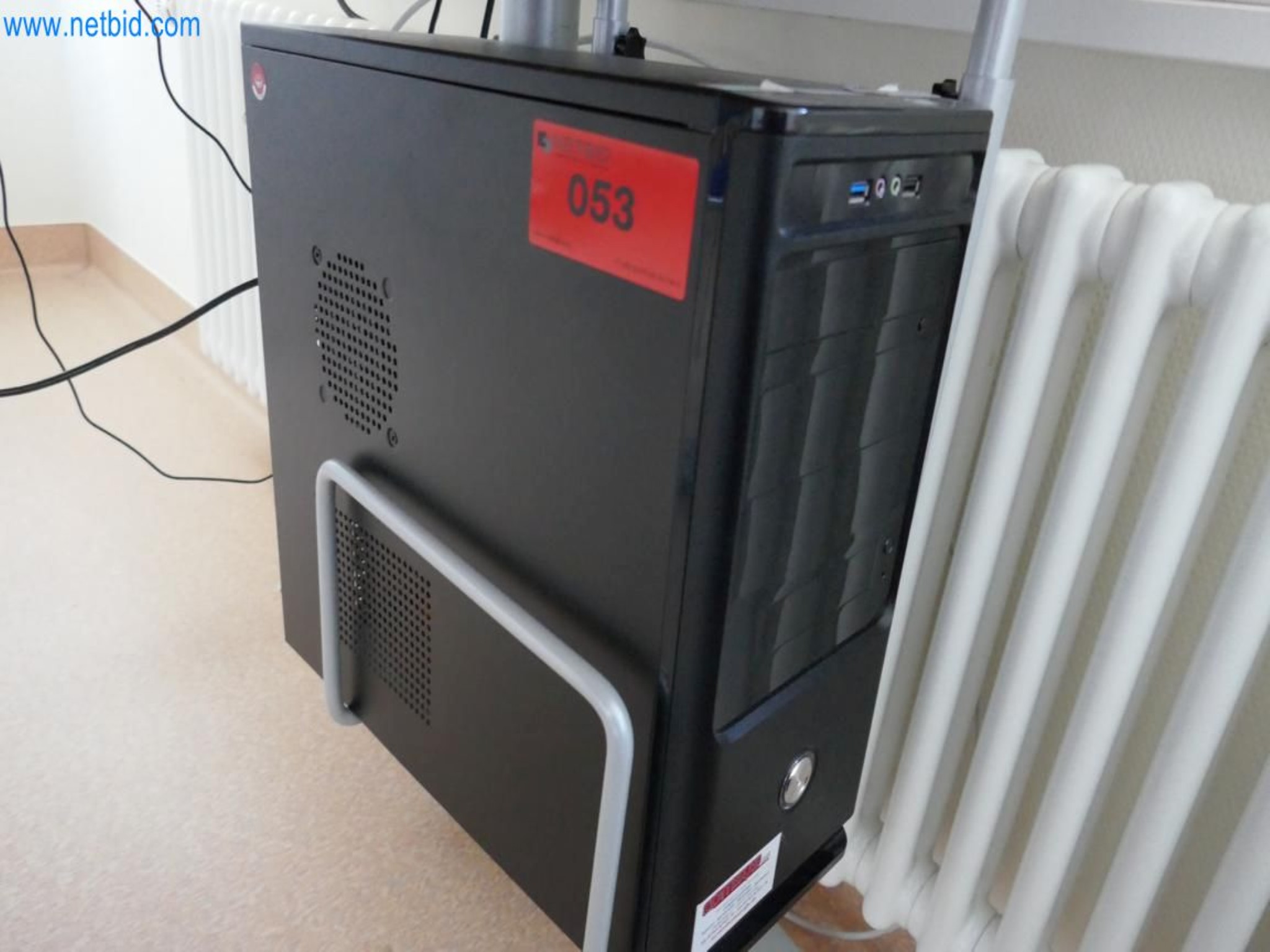 Medyczny sprzęt techniczny, wyposażenie sal operacyjnych, sterylne tace oraz sprzęt i meble szpitalne-2