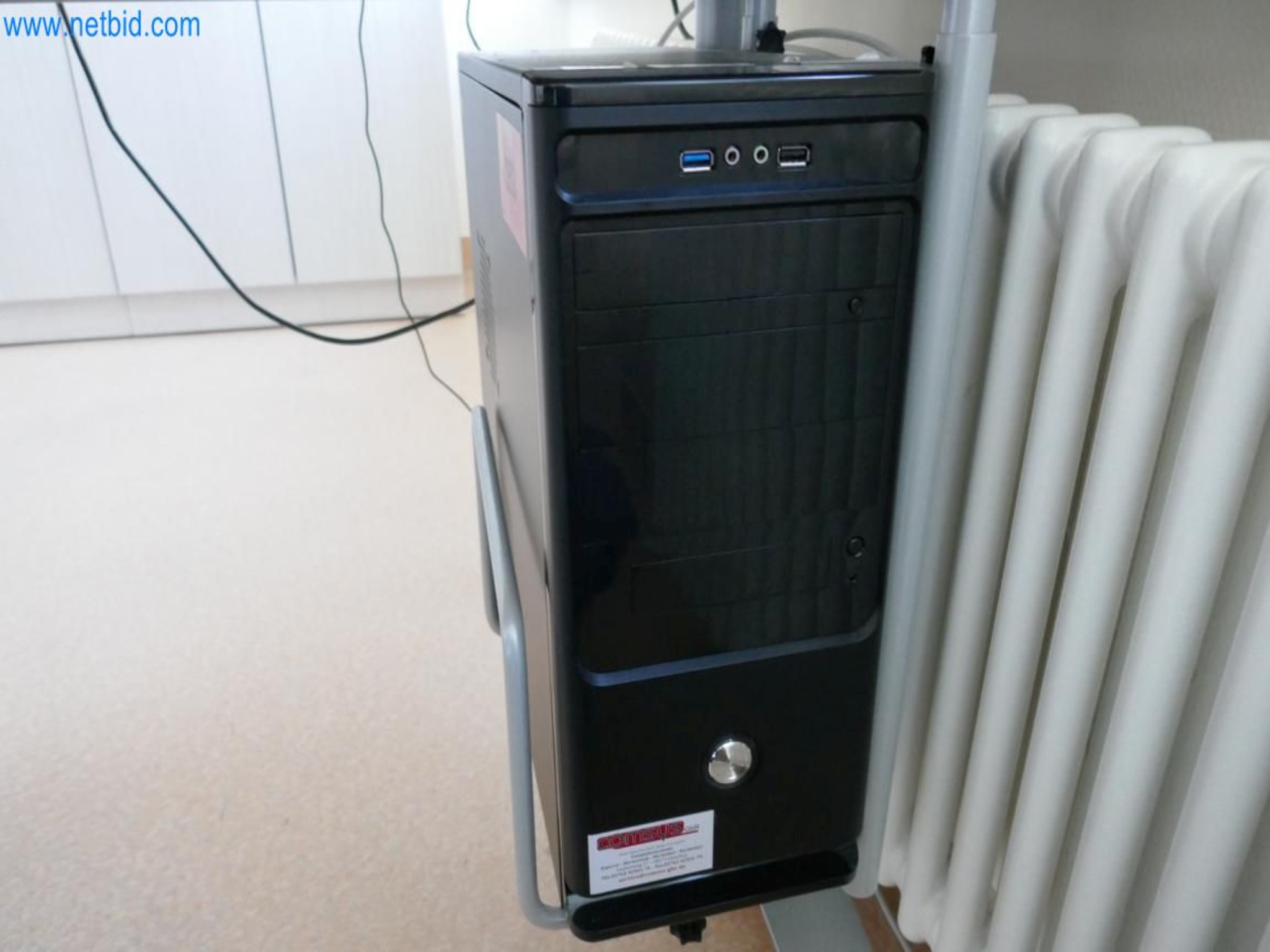 Medyczny sprzęt techniczny, wyposażenie sal operacyjnych, sterylne tace oraz sprzęt i meble szpitalne-3