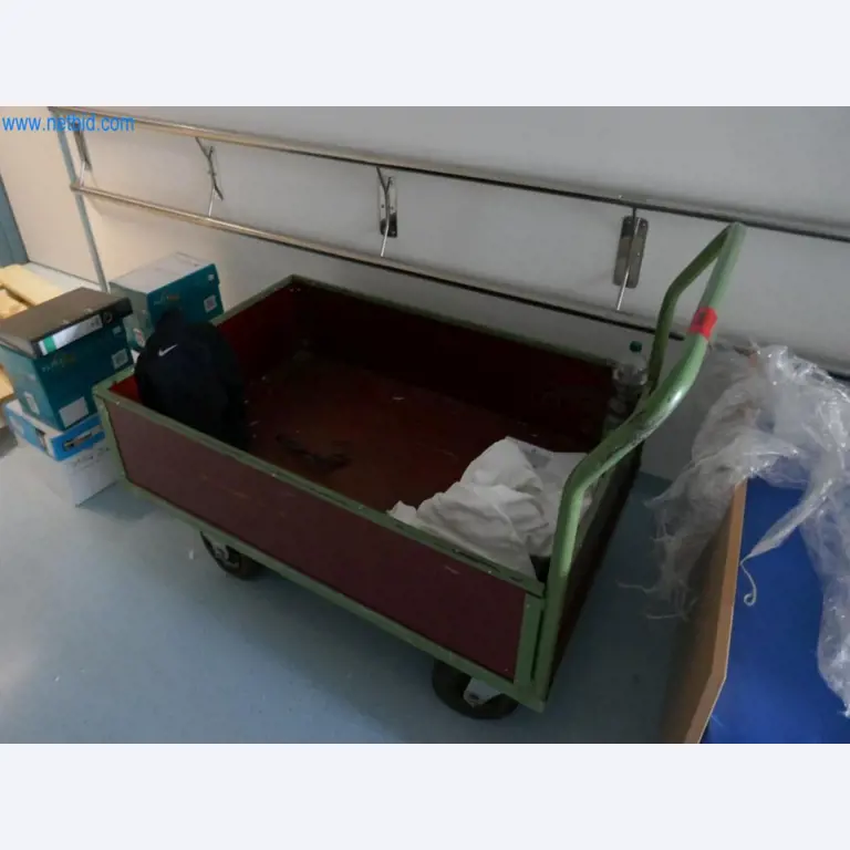 Medyczny sprzęt techniczny, wyposażenie sal operacyjnych, sterylne tace oraz sprzęt i meble szpitalne-1