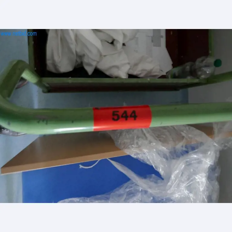 Medyczny sprzęt techniczny, wyposażenie sal operacyjnych, sterylne tace oraz sprzęt i meble szpitalne-2