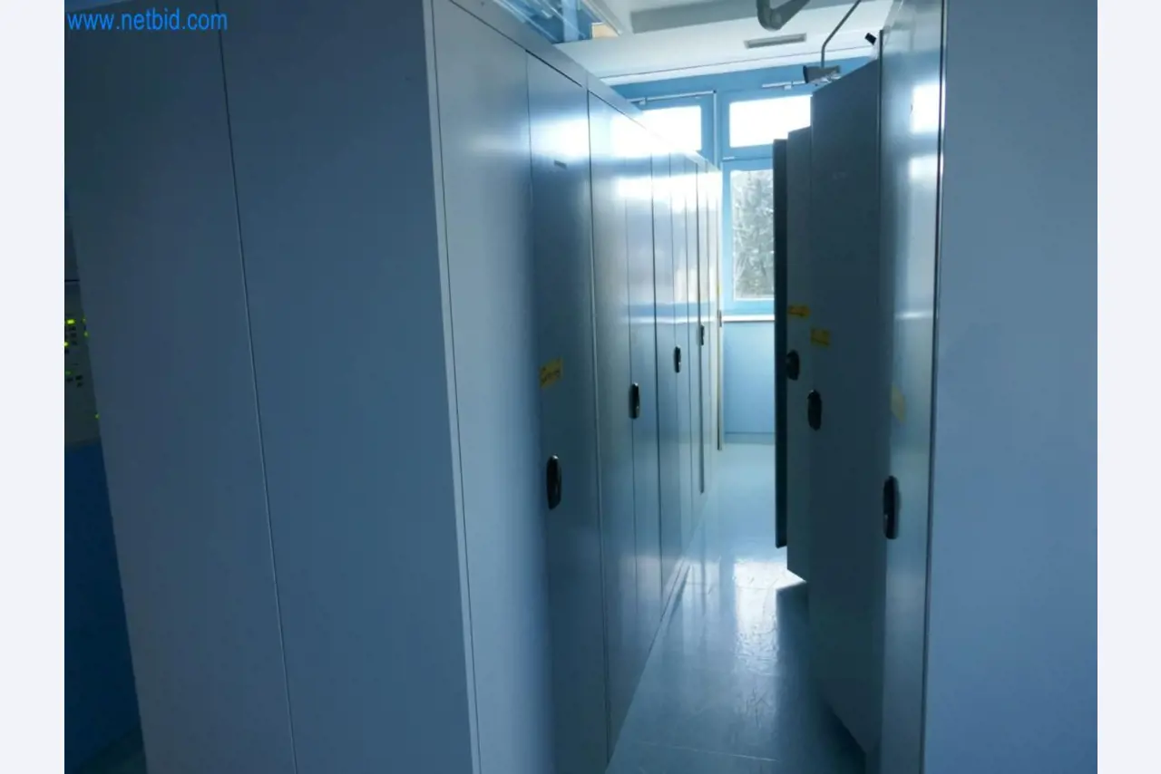 Medyczny sprzęt techniczny, wyposażenie sal operacyjnych, sterylne tace oraz sprzęt i meble szpitalne-2