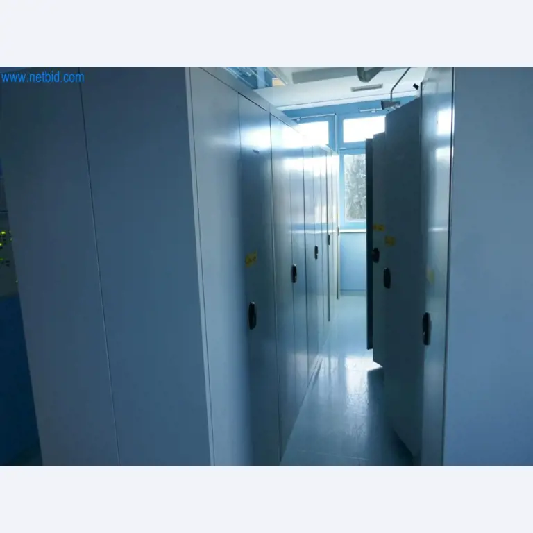 Medyczny sprzęt techniczny, wyposażenie sal operacyjnych, sterylne tace oraz sprzęt i meble szpitalne-2