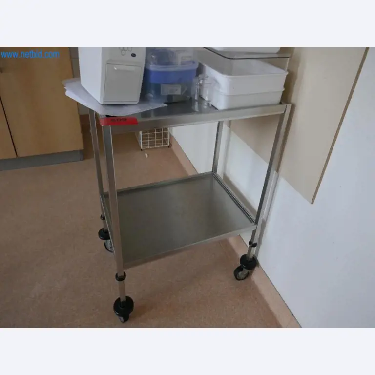 Medyczny sprzęt techniczny, wyposażenie sal operacyjnych, sterylne tace oraz sprzęt i meble szpitalne-1