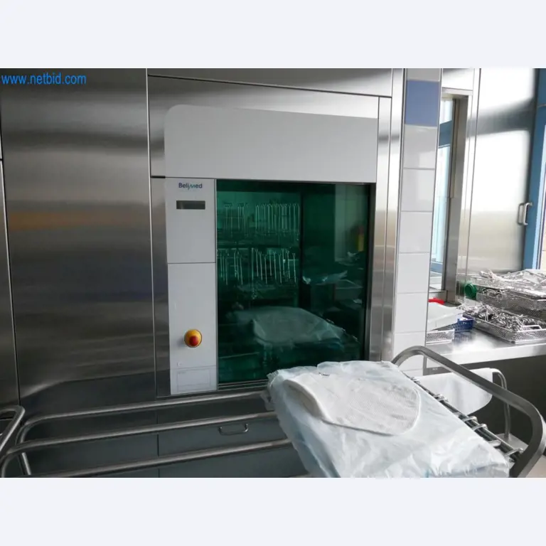 Medyczny sprzęt techniczny, wyposażenie sal operacyjnych, sterylne tace oraz sprzęt i meble szpitalne-2