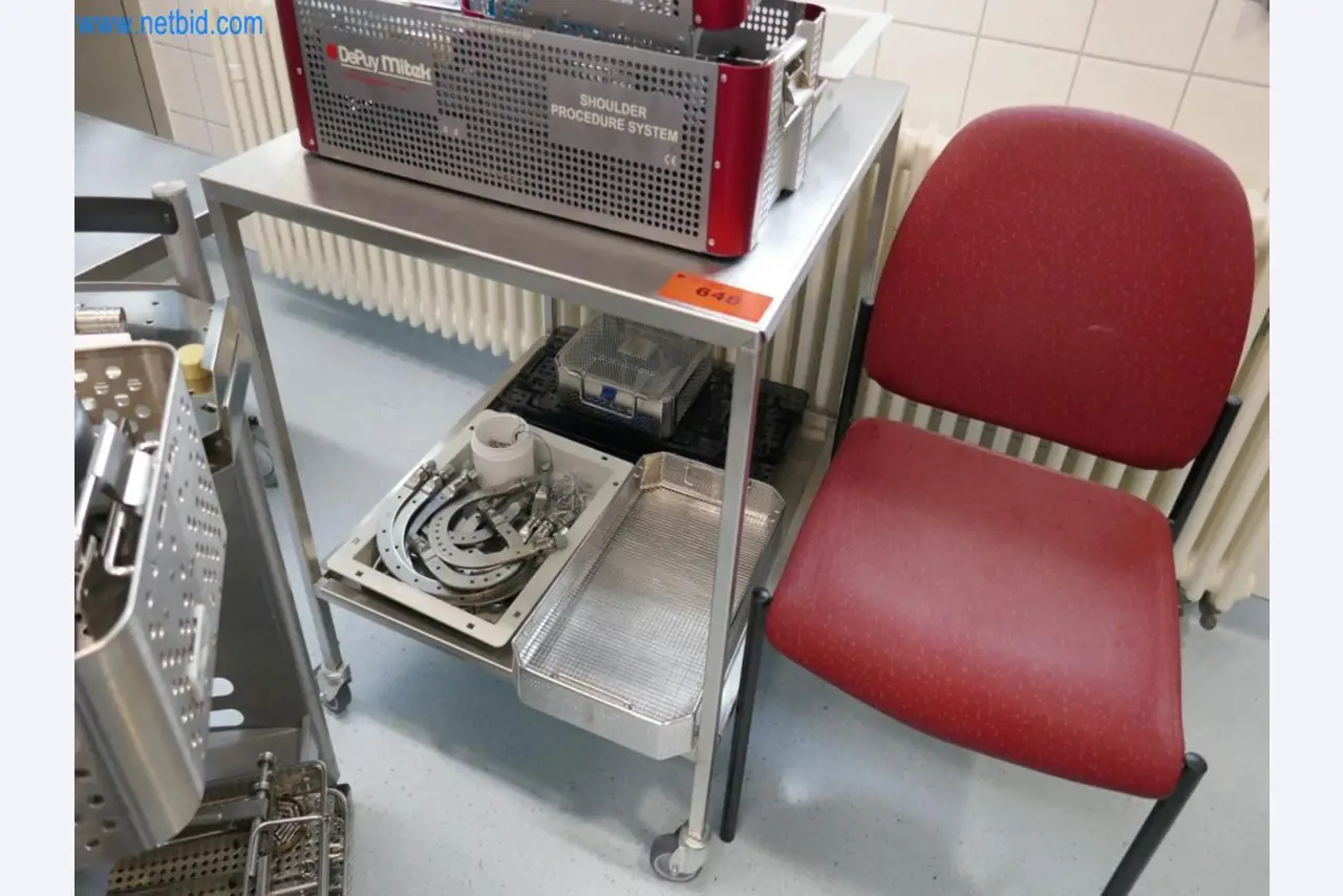 Medyczny sprzęt techniczny, wyposażenie sal operacyjnych, sterylne tace oraz sprzęt i meble szpitalne-1