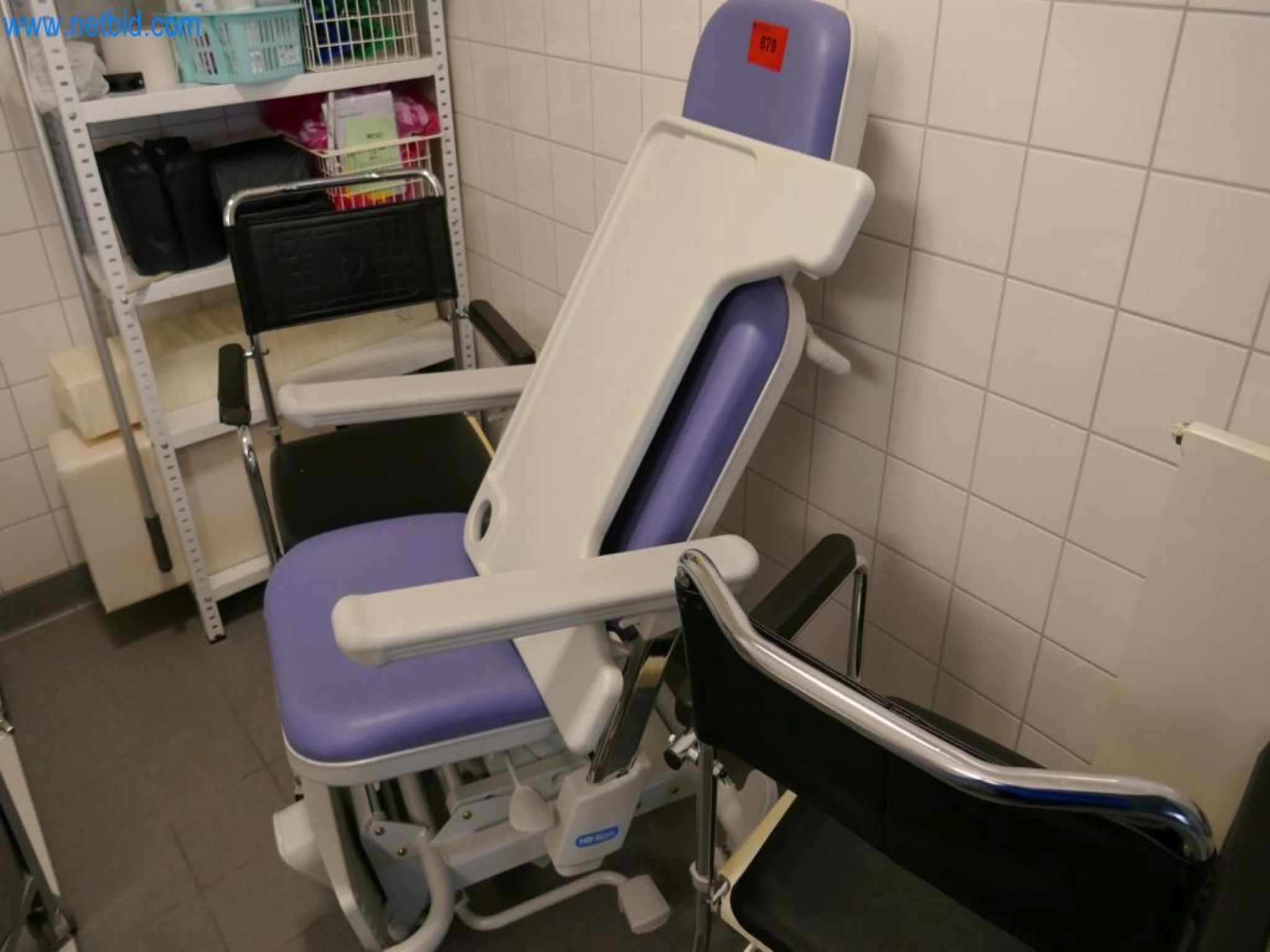 Medyczny sprzęt techniczny, wyposażenie sal operacyjnych, sterylne tace oraz sprzęt i meble szpitalne-1