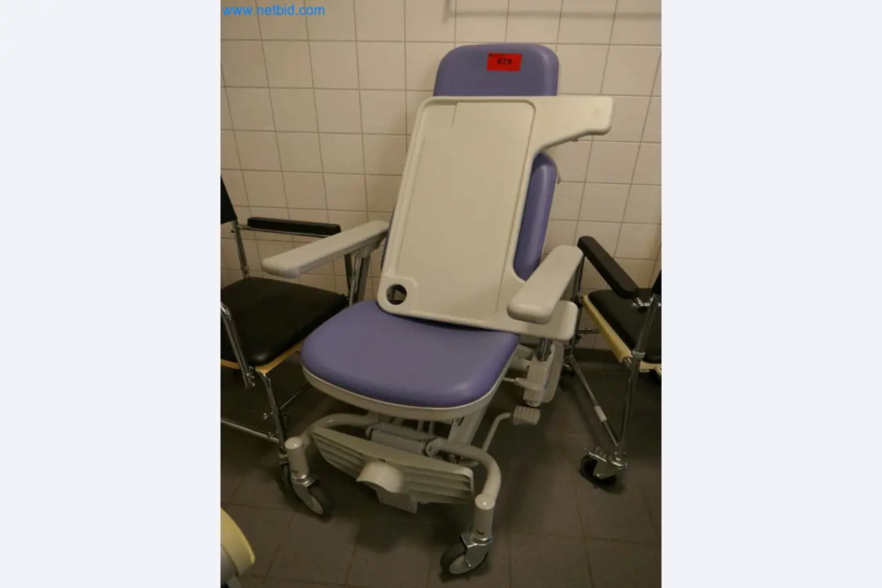 Medyczny sprzęt techniczny, wyposażenie sal operacyjnych, sterylne tace oraz sprzęt i meble szpitalne-2