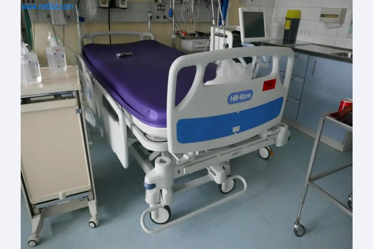 Medyczny sprzęt techniczny, wyposażenie sal operacyjnych, sterylne tace oraz sprzęt i meble szpitalne-2