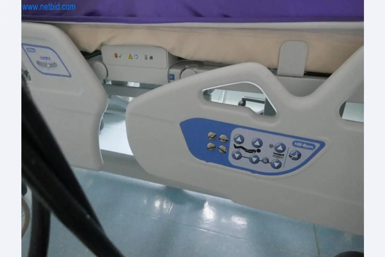 Medyczny sprzęt techniczny, wyposażenie sal operacyjnych, sterylne tace oraz sprzęt i meble szpitalne-4