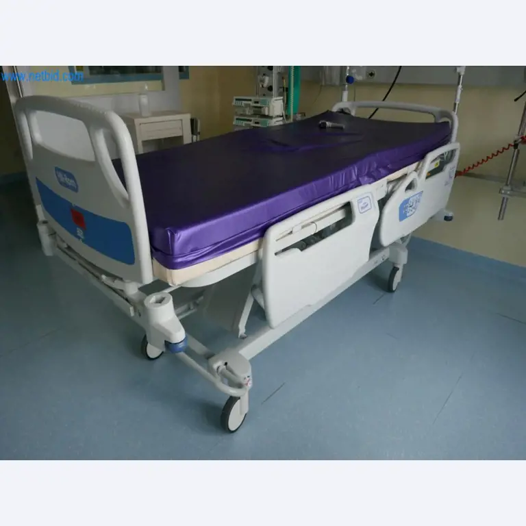 Medyczny sprzęt techniczny, wyposażenie sal operacyjnych, sterylne tace oraz sprzęt i meble szpitalne-1