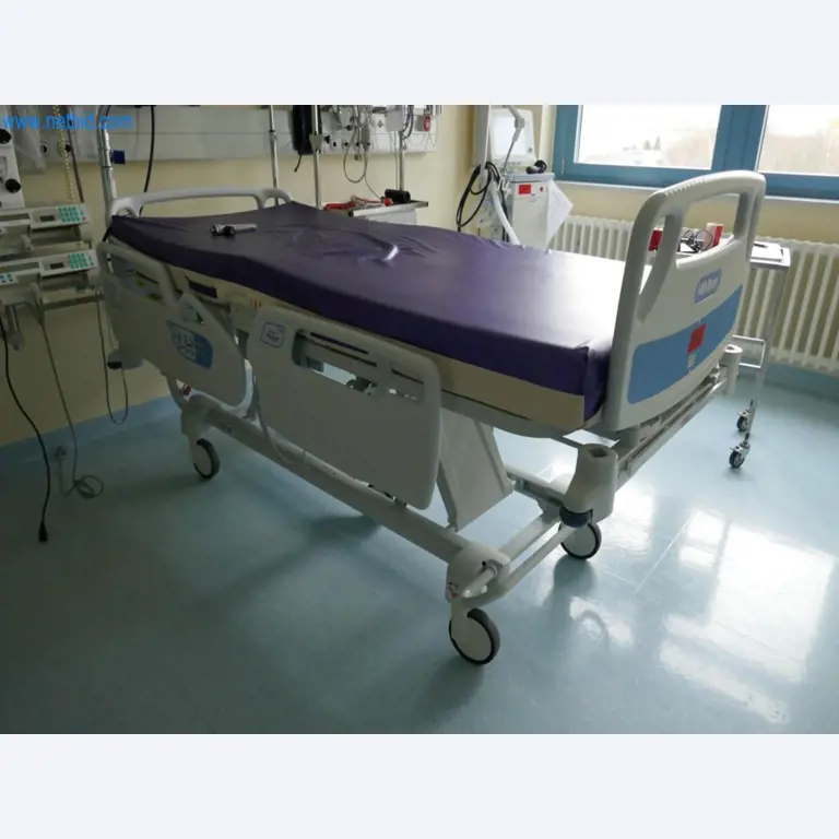 Medyczny sprzęt techniczny, wyposażenie sal operacyjnych, sterylne tace oraz sprzęt i meble szpitalne-2