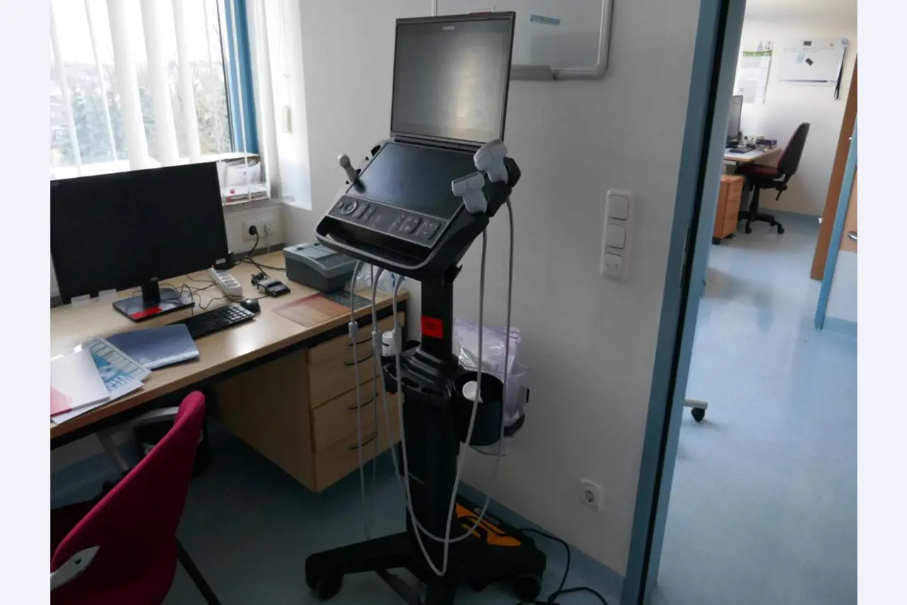 Medical technical equipment, operating theater equipment, sterile trays and hospital equipment and furniture-1